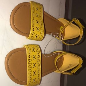 Annie Yellow sandals Size 5
